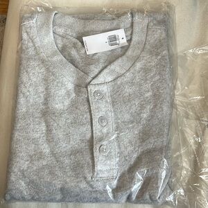 Old navy brand new long sleeved Henley shirt